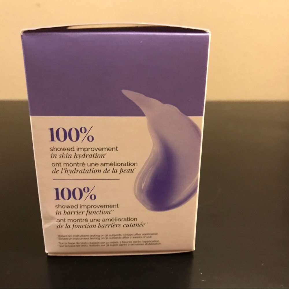 StriVectin Moisture Magnet Gel Cream - Purple and White - Picture 4 of 6
